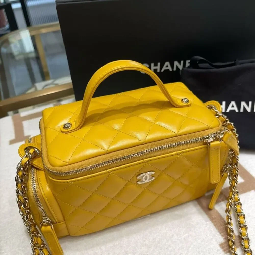 Chanel Women Pre-Loved Bag Brand New Condition - Picture 2 of 9